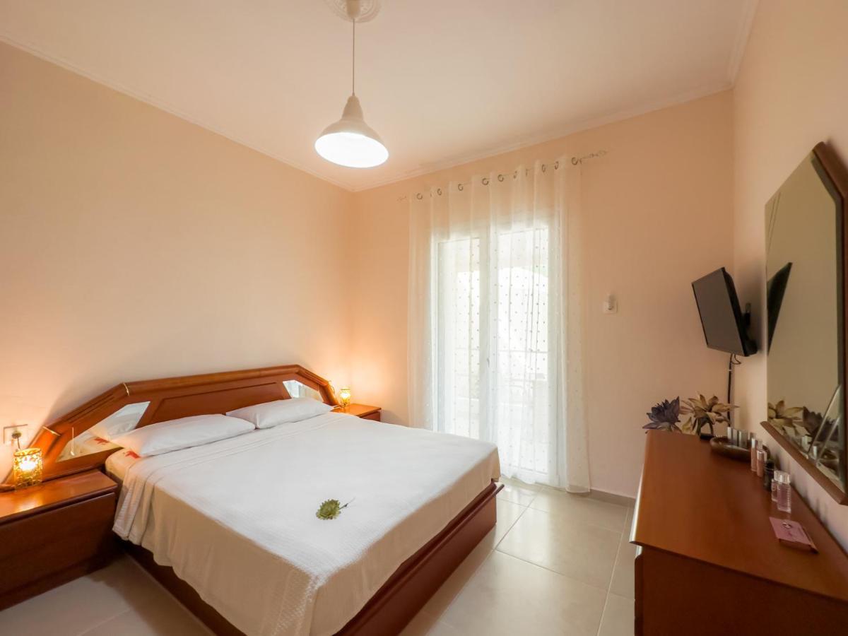 Fouki Apartments Ipsos Beach 外观 照片